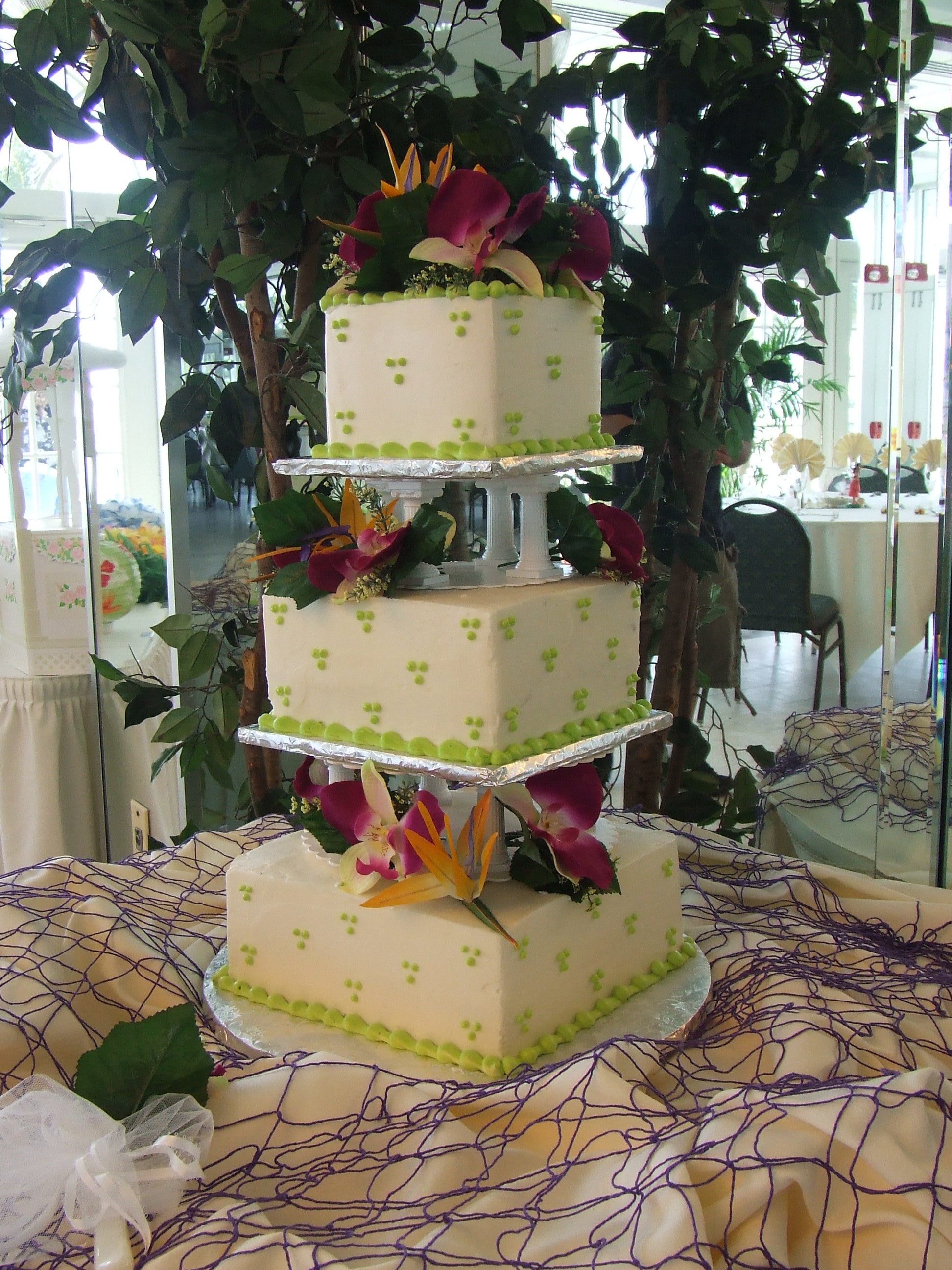 st_petersburg_beach_wedding-cakes.jpg