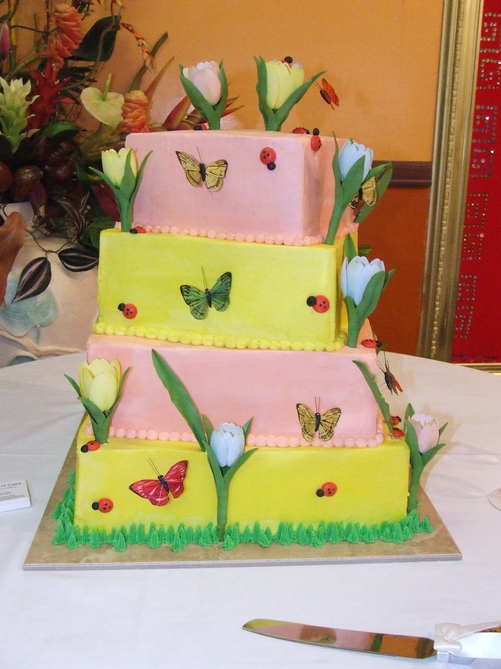 tulip_wedding_cake.jpg